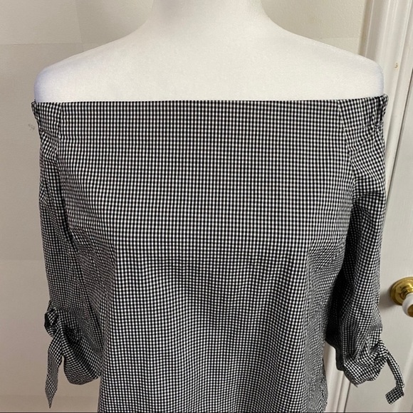 Aritzia Malik blouse - Picture 5 of 6